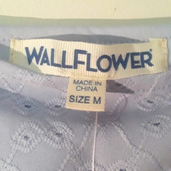 Wallflower Lavender Crop Top NWT Sz Medium - Picture 3 of 5